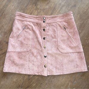NWT Traveling Chic Boutique Suede Skirt Size M Blush Pink